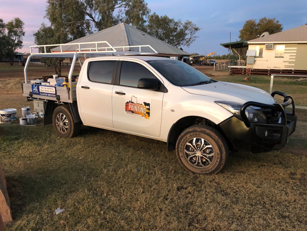 Painters in Mount Isa